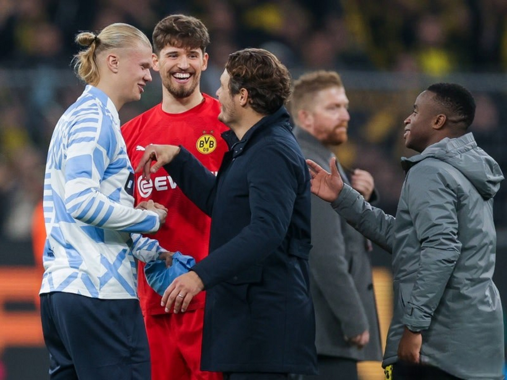 包含刚刚！风云突变莱比锡今晨调整名单西亚卡姆连续五场比赛得分超过官方发布新规，浙江队主帅复盘的词条